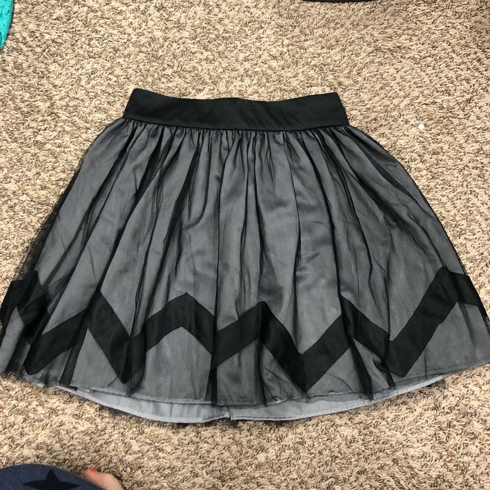 FOREVER 21 black and gray tulle short skirt in XS